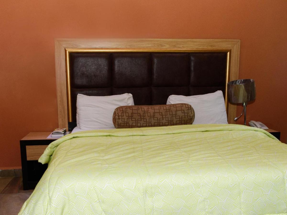 Hard Break Hotel Енугу Екстериор снимка