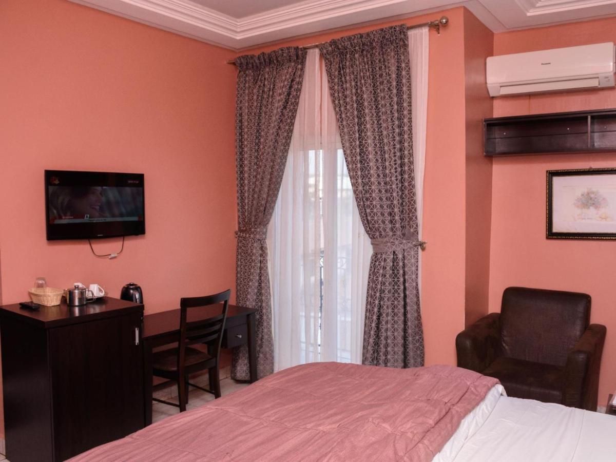 Hard Break Hotel Енугу Екстериор снимка