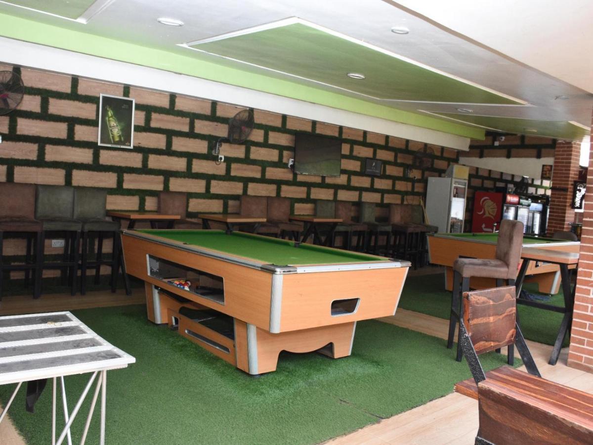 Hard Break Hotel Енугу Екстериор снимка